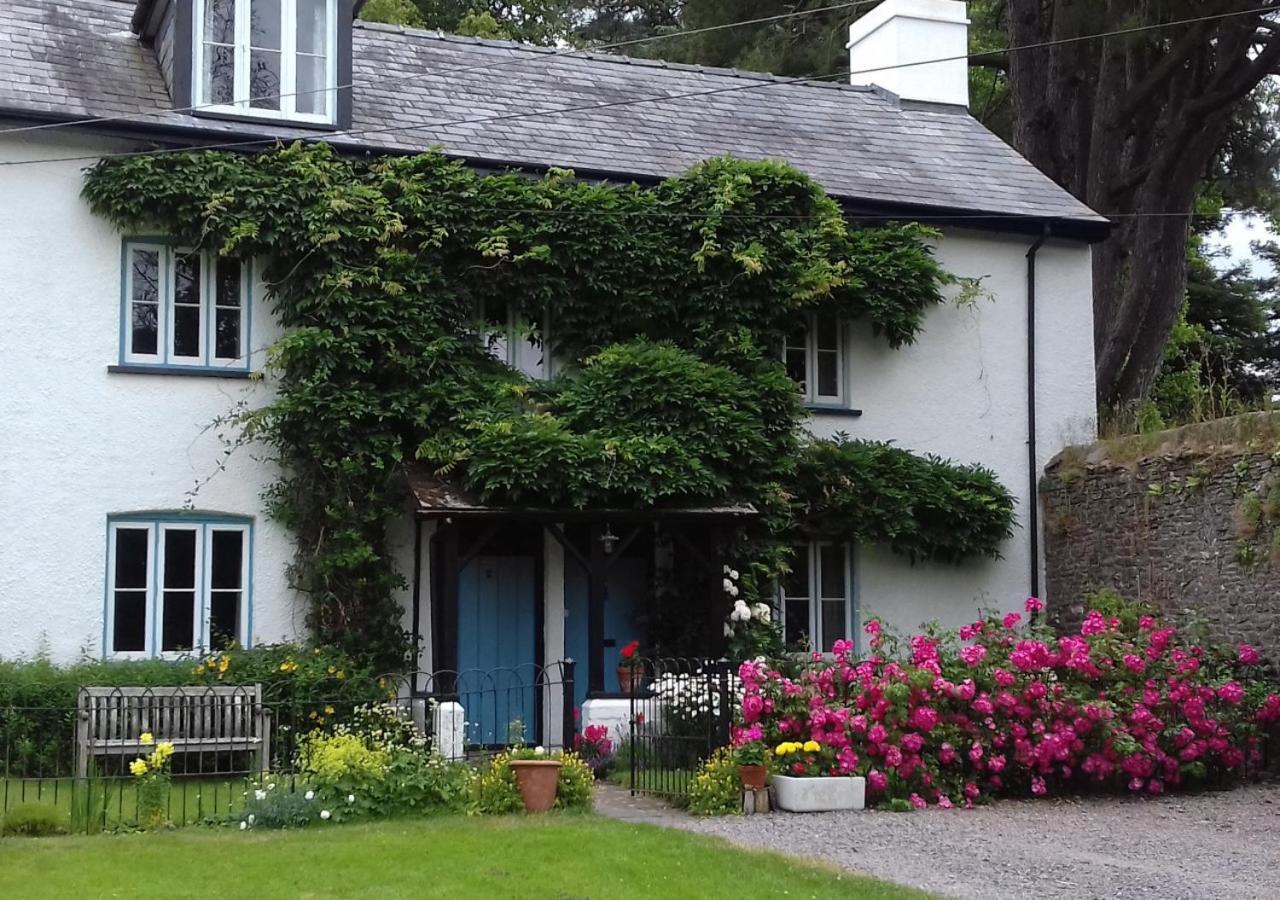 Castell Madoc Cottages Lower Chapel 外观 照片